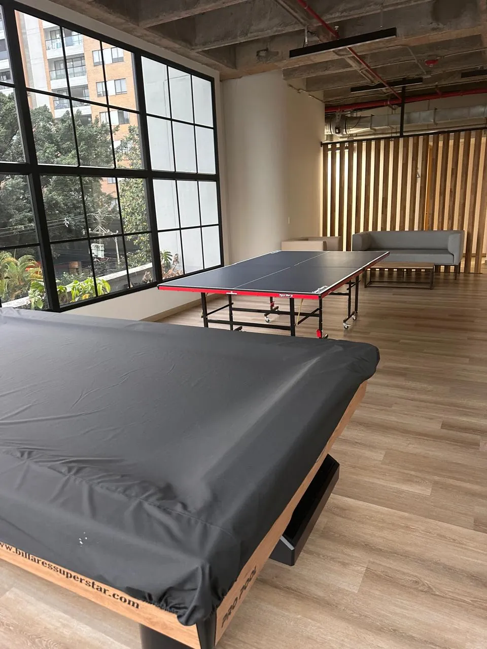Oficina  en Arriendo - Los Colores, Comuna 11 - Laureles-Estadio, Calle 52B, 8,0 m² (foto 4) — CREBI