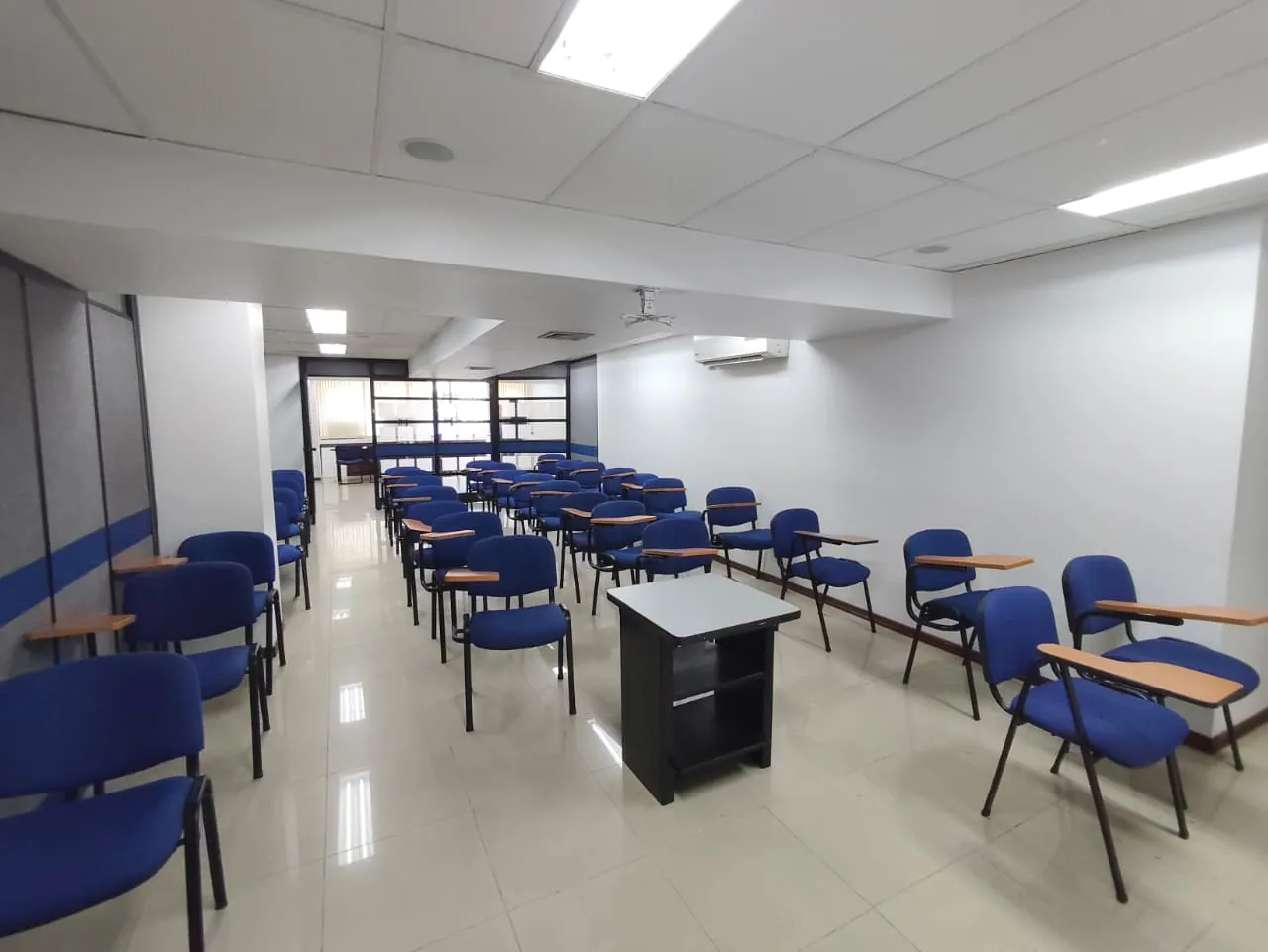 Local en Arriendo - Pereira, Pereira Carrera 8, 390,0 m² (foto 9) — CREBI