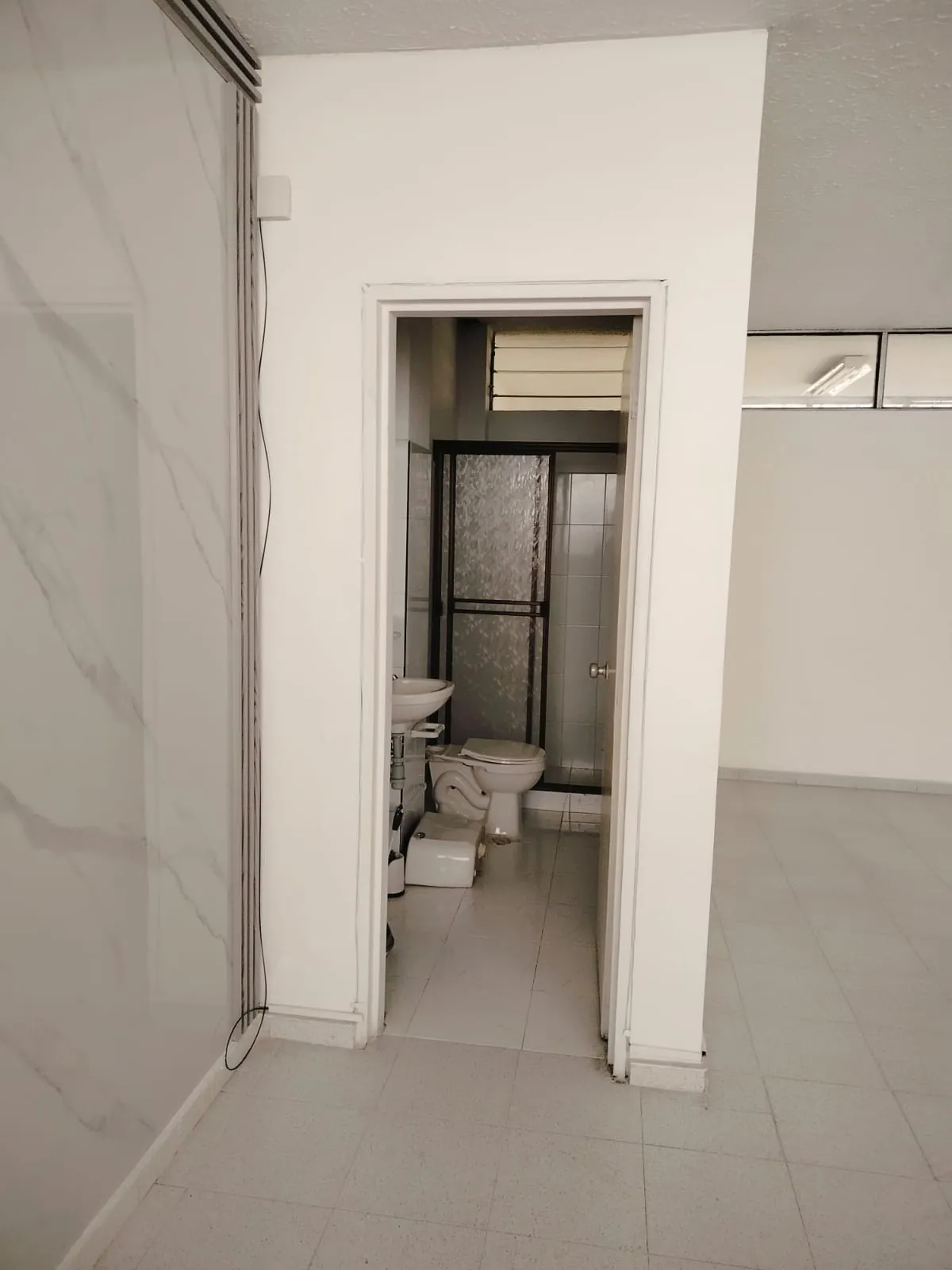 Oficina  en Arriendo - Estación MIO - Las Américas, MIO Avenida 3 Norte, San Vicente, Versalles, Comuna 2, Cali ciudad, Cali, Sur, Valle del Cauca, RAP Pacífico, 760046, Colombia, 43,0 m² — CREBI