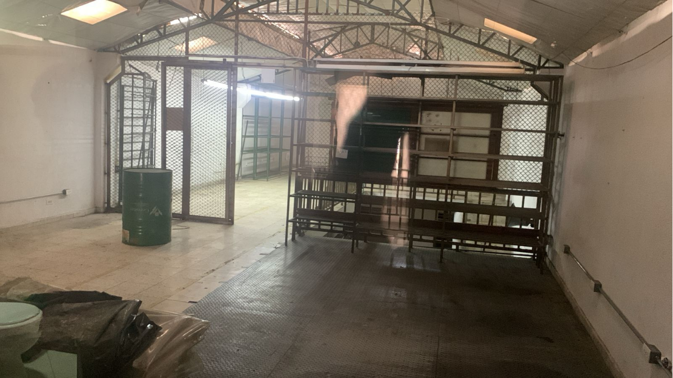 Bodega en Arriendo - Atanasio Girardot, Calle 33H, 366,61 m² (foto 3) — CREBI