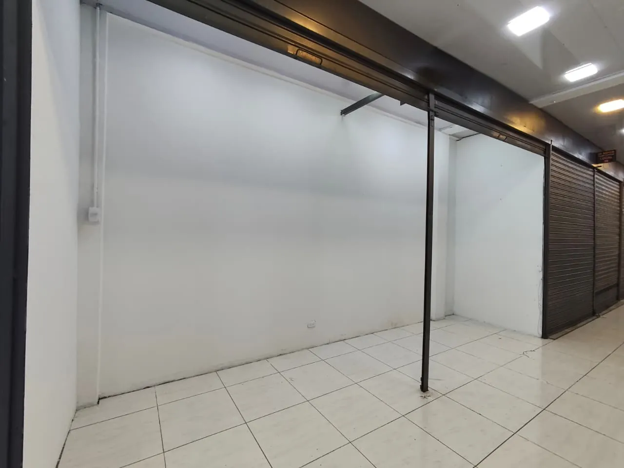 Local en Arriendo - Pereira, Pereira Calle 18, 7,0 m² (foto 4) — CREBI