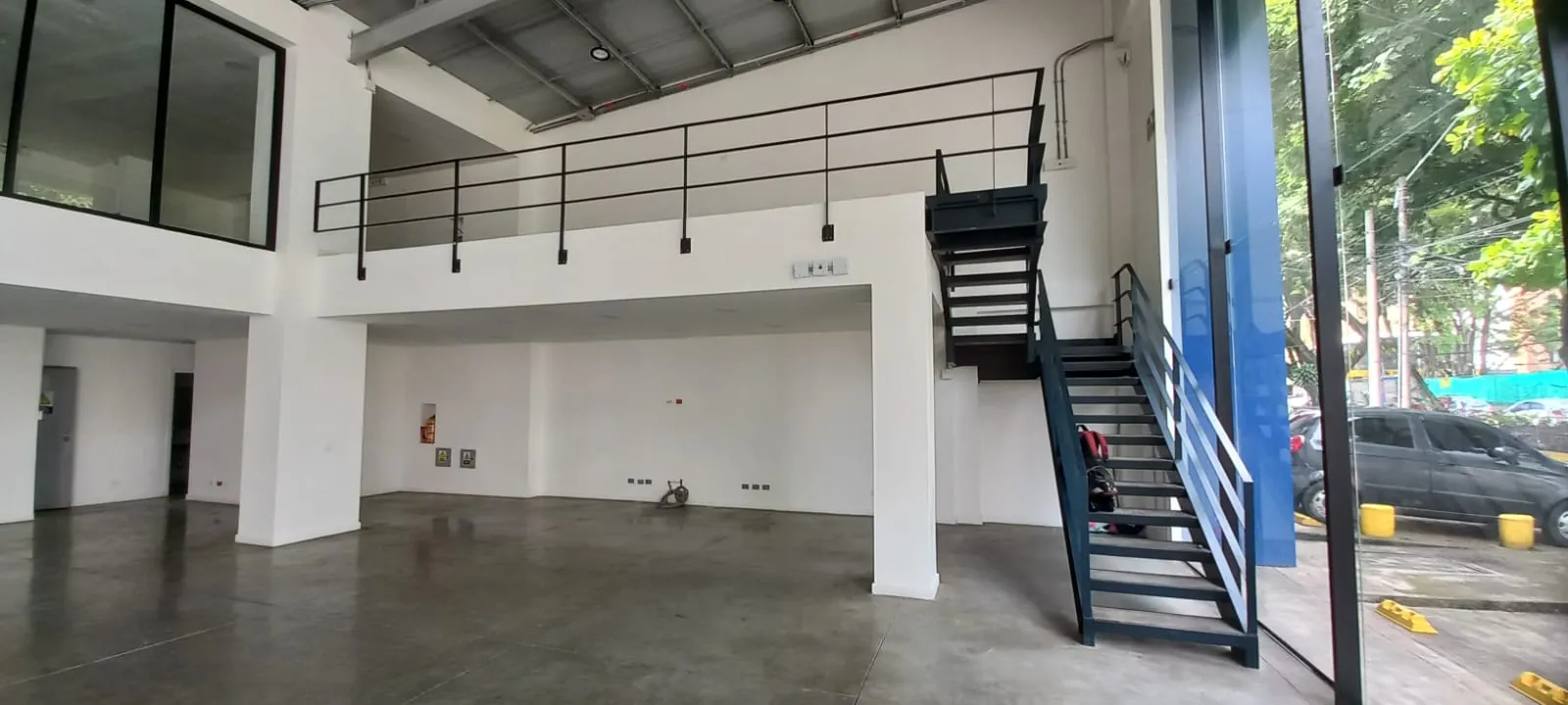 Local en Arriendo - Avenida 6 Bis Norte, Santa Mónica Residencial, Comuna 2, Cali ciudad, Cali, Sur, Valle del Cauca, RAP Pacífico, 760046, Colombia, 360,0 m² (foto 13) — CREBI