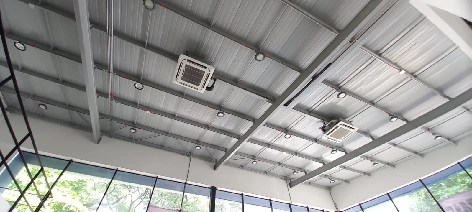 Local en Venta - Cali, Santa Mónica Recidencial Calle 22 Norte, 360,0 m² (foto 2) — CREBI