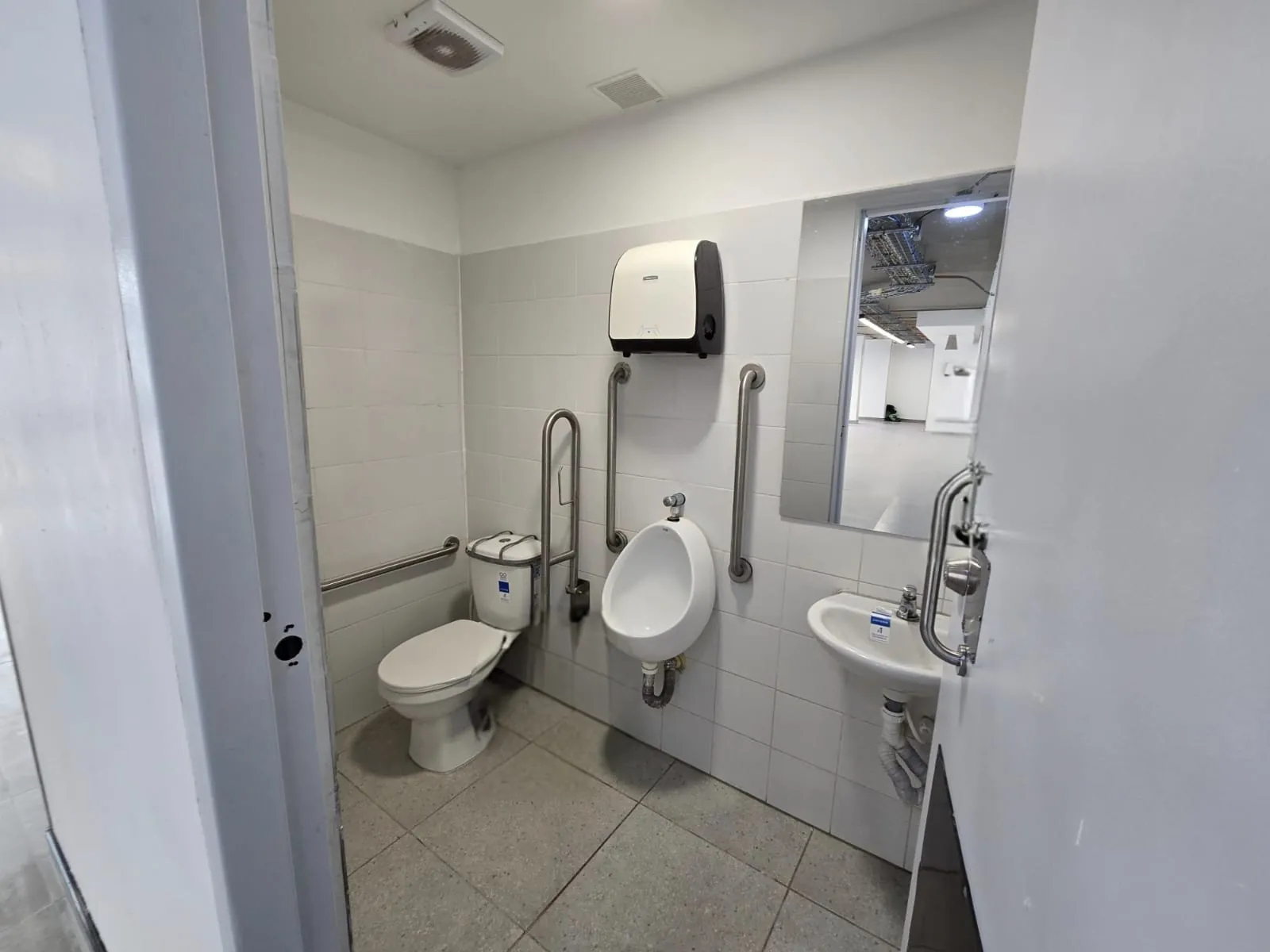 Local en Arriendo - Pereira, Cuba Calle 68, 156,0 m² (foto 4) — CREBI