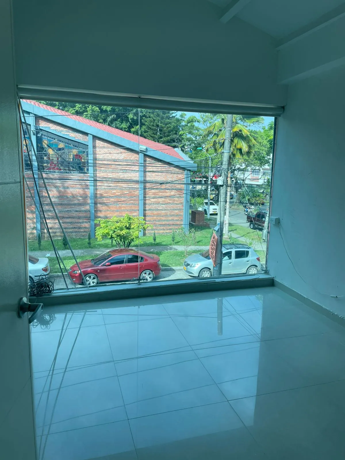 Consultorio en Arriendo en Unión de Vivienda Popular, Cali, 10,8 m² — CREBI