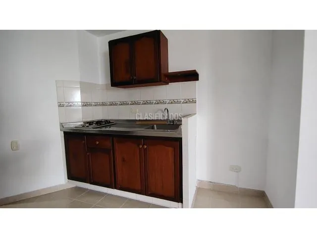 Multifamily en Venta - Cali, Ciudad Jardín Calle 14, 756,0 m² (foto 3) — CREBI