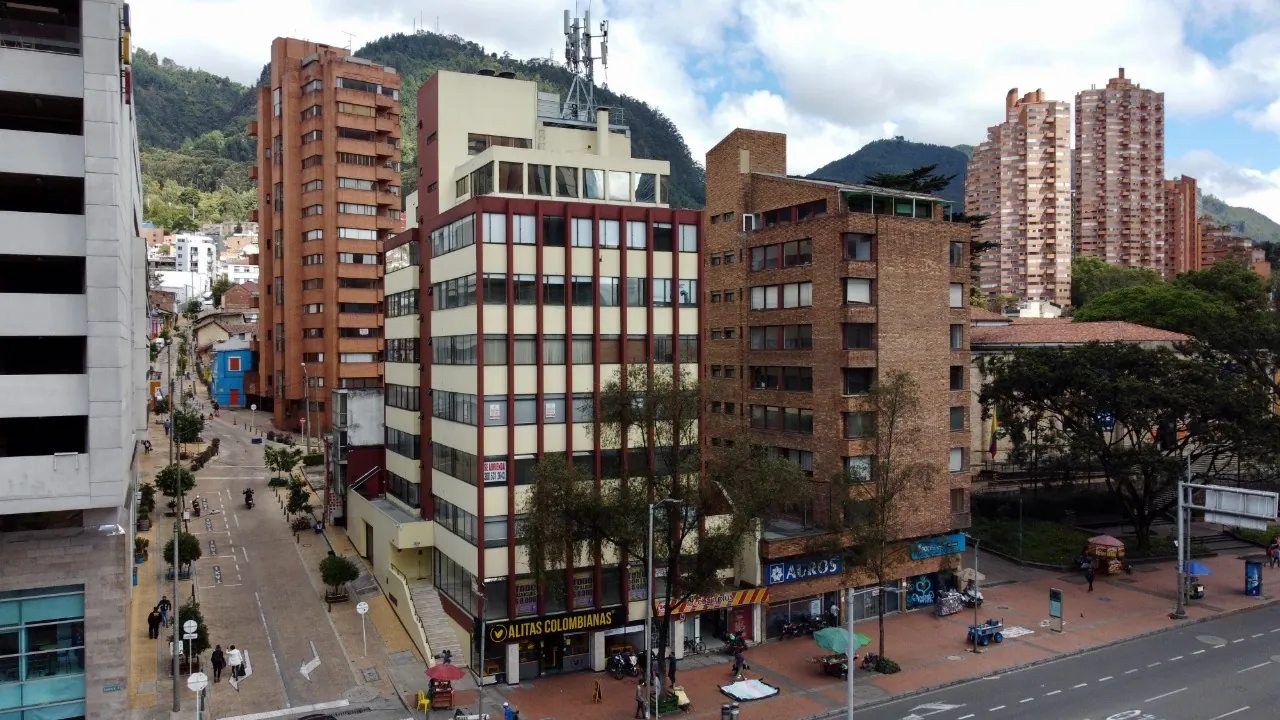 Oficina en Arriendo en San Martín, Bogotá, 250,0 m² — CREBI