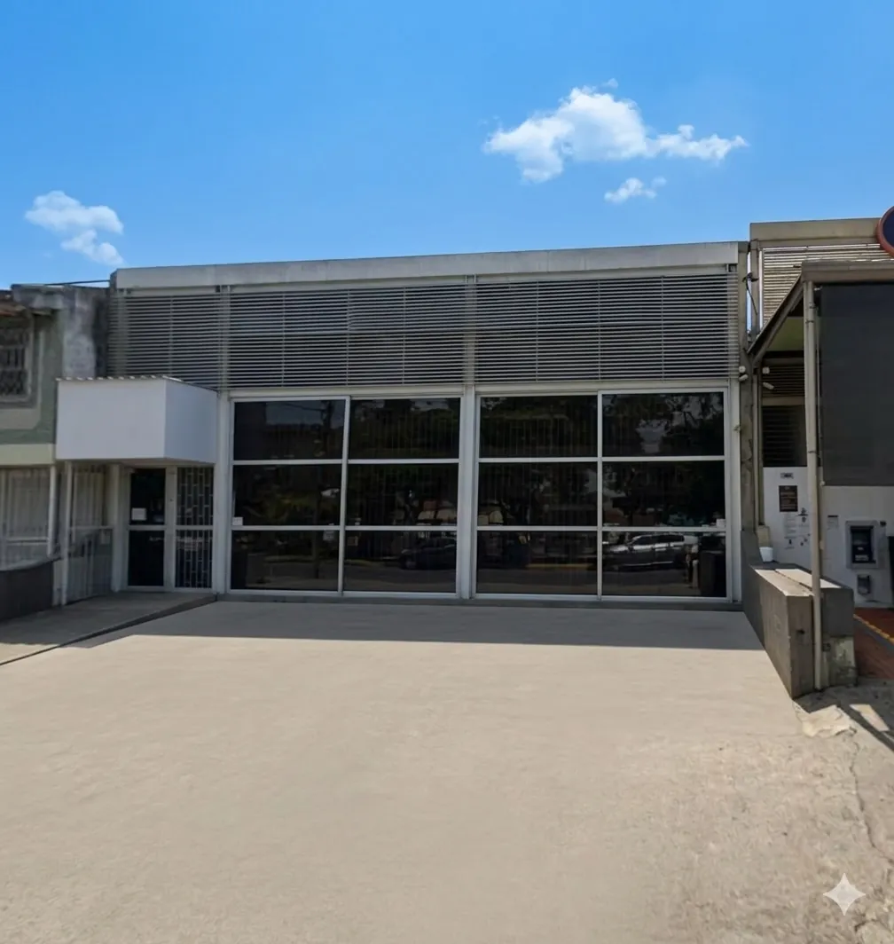 Local en Arriendo - Parada MIO - Avenida 6N entre Calle 47N y 46N, Avenida 6 Norte, El Bosque, Comuna 2, Cali ciudad, Cali, Sur, Valle del Cauca, RAP Pacífico, 760050, Colombia, 450,0 m² — CREBI