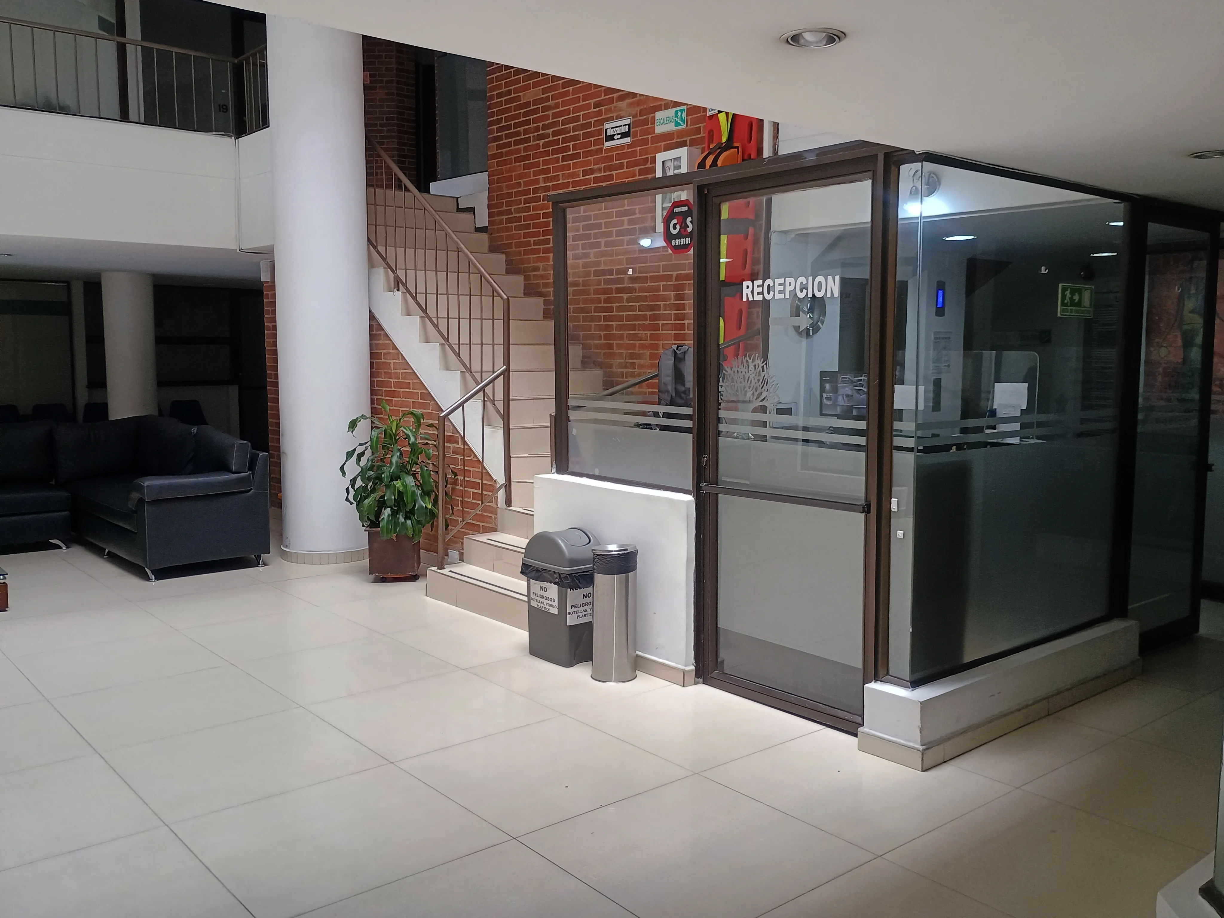 Oficina en Venta en Santa Barbara Occidental, Bogotá ciudad, 18,0 m² (foto 4) — CREBI