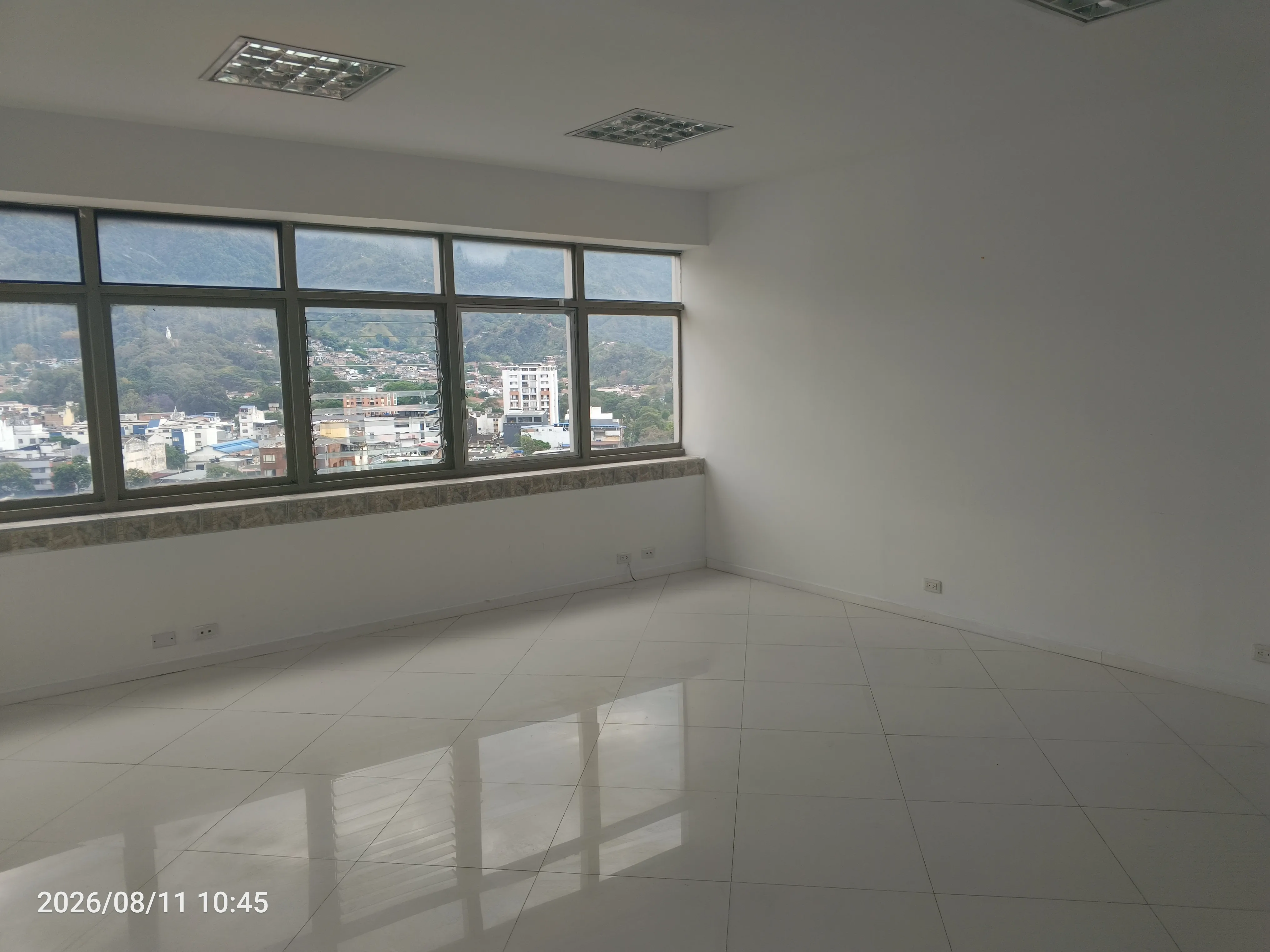 Oficina en Arriendo en Comuna 11 - Ferias, Ibagué, 45,0 m² — CREBI
