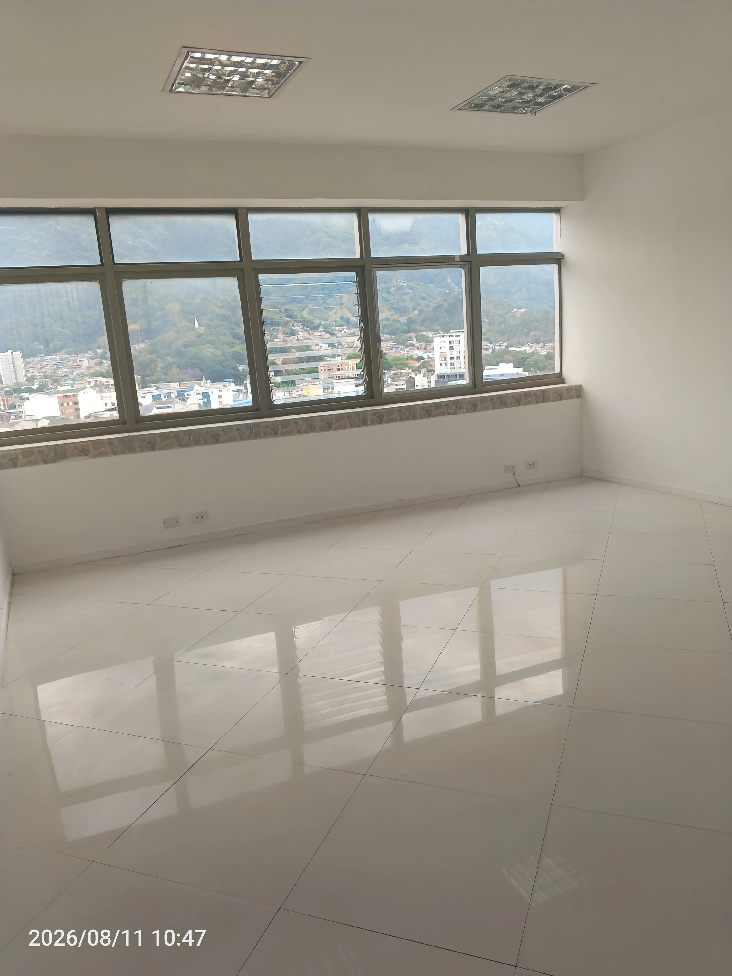 Oficina en Arriendo en Comuna 11 - Ferias, Ibagué, 45,0 m² (foto 2) — CREBI