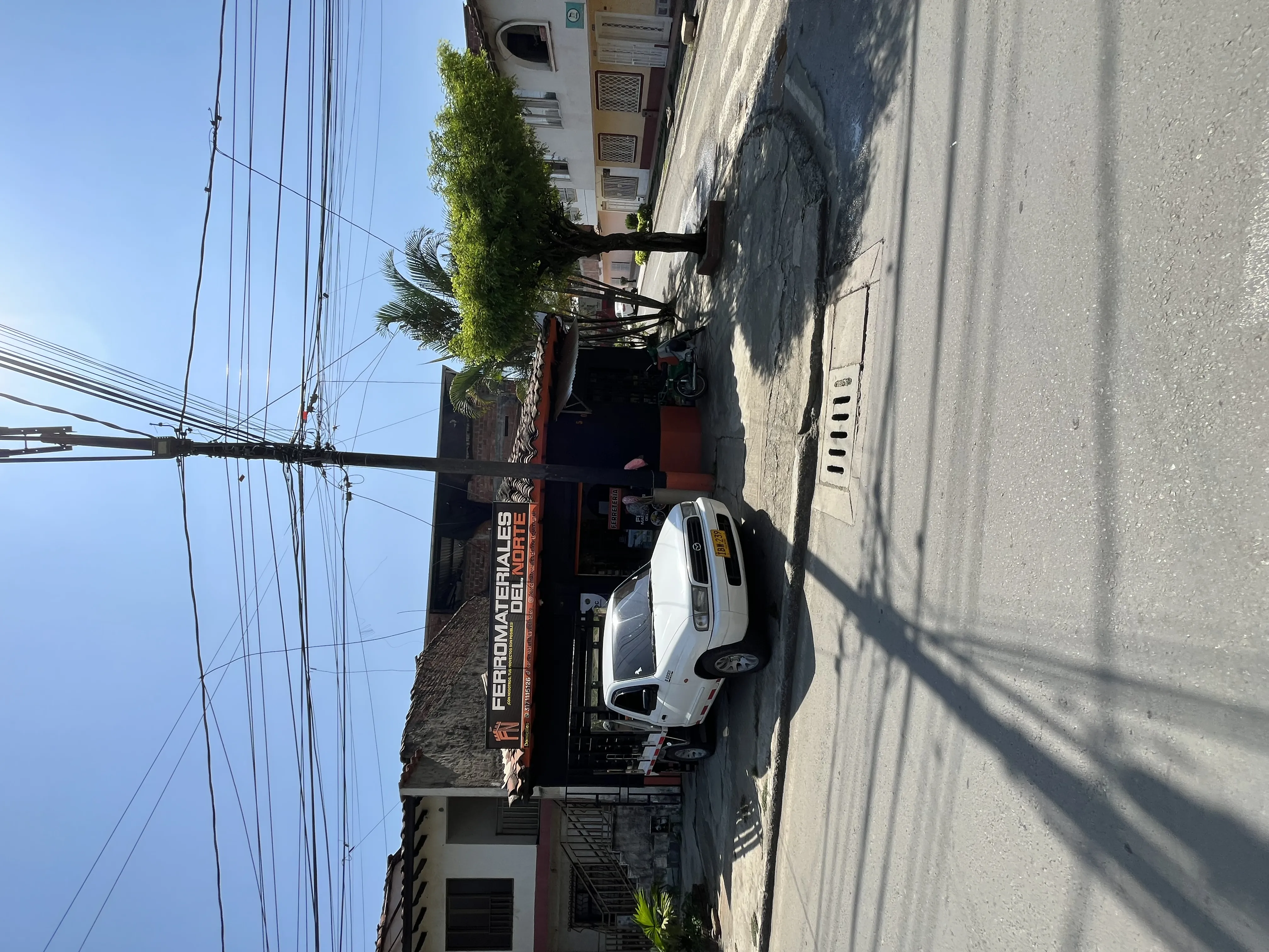 Local en Venta en Calle 5, Jamundí, 242,0 m² — CREBI