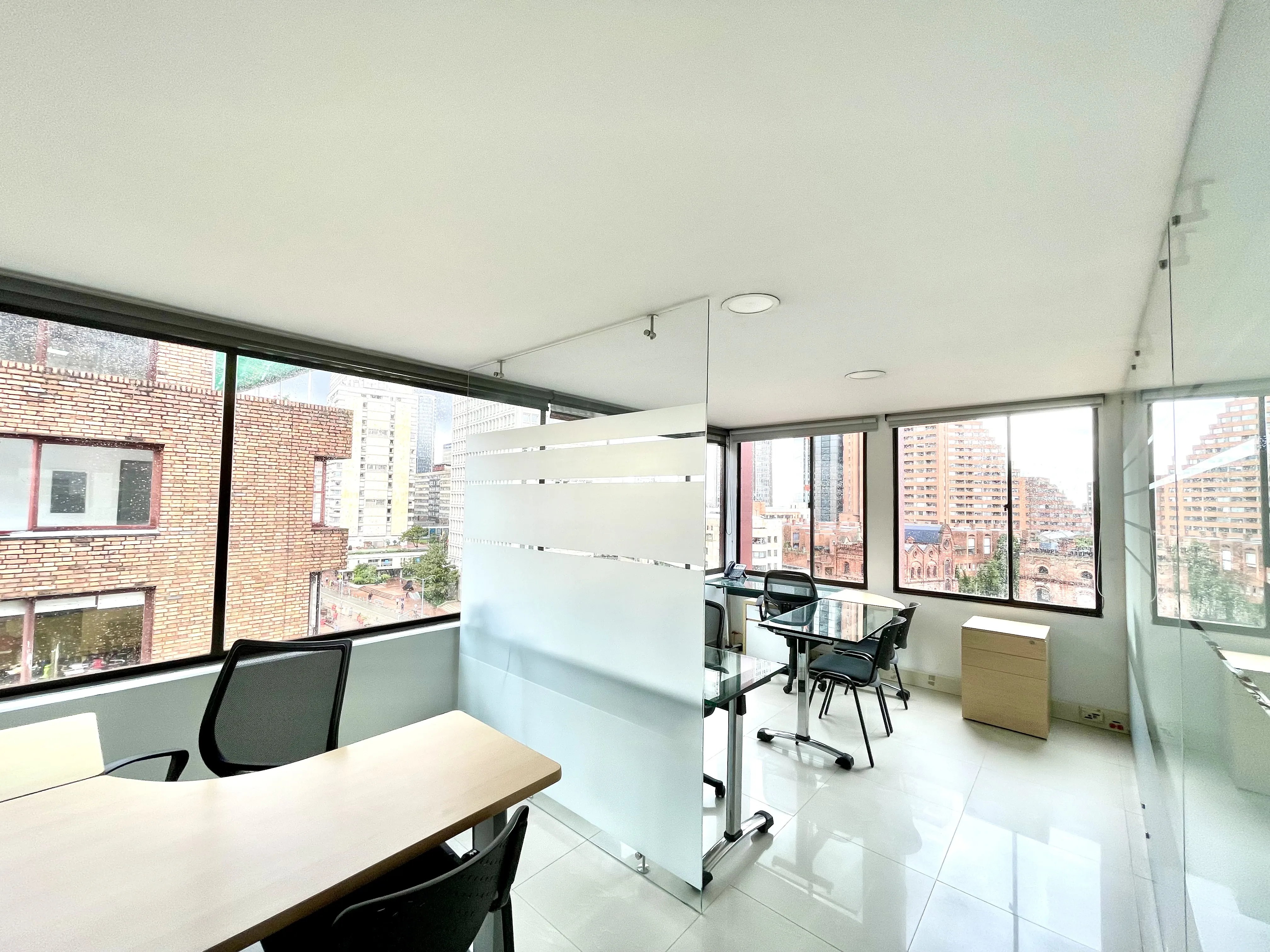 Oficina en Arriendo en San Martín, Bogotá, 250,0 m² (foto 2) — CREBI