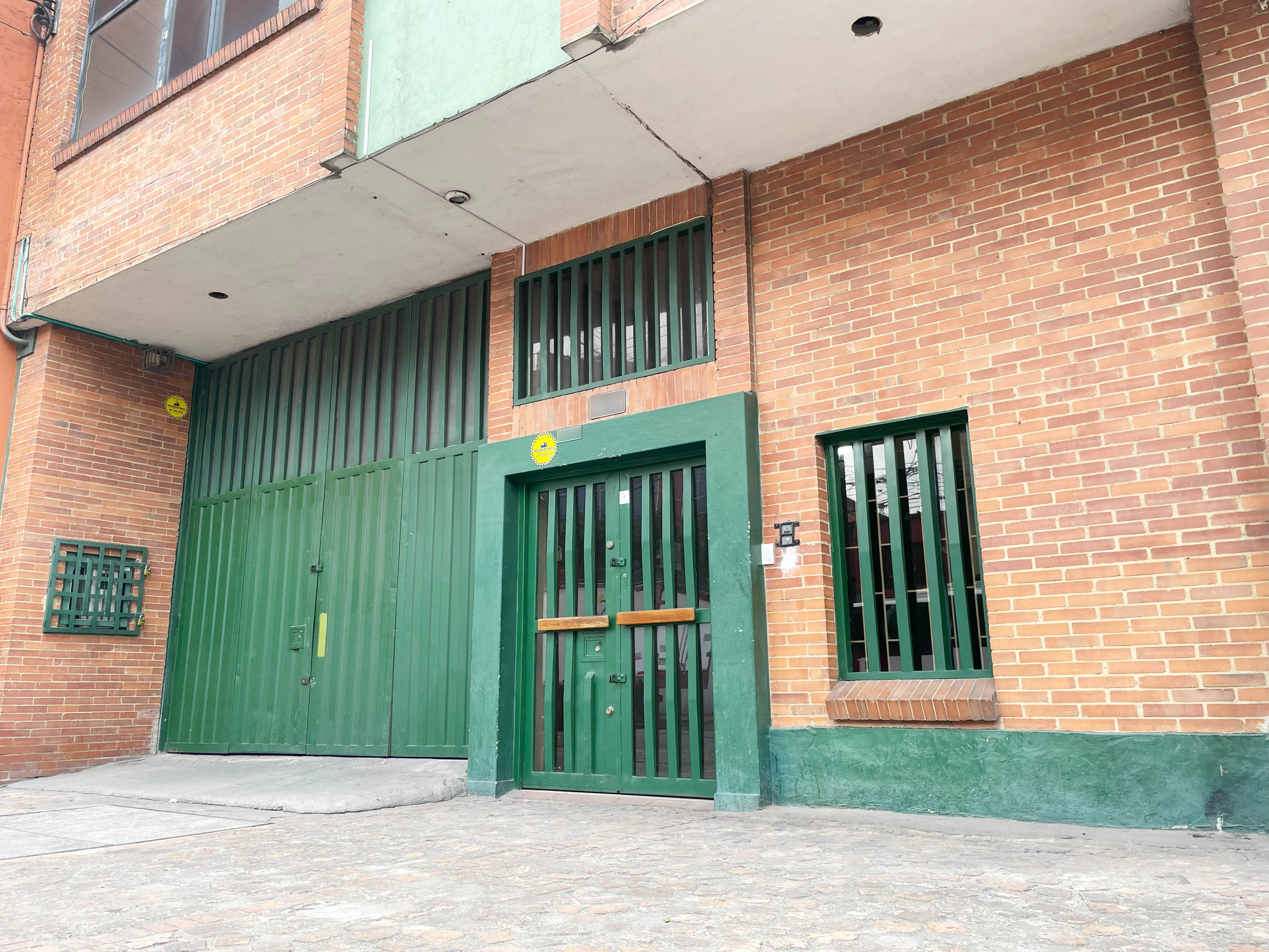 Bodega en Venta en Carvajal, Bogotá ciudad, 300,0 m² (foto 2) — CREBI