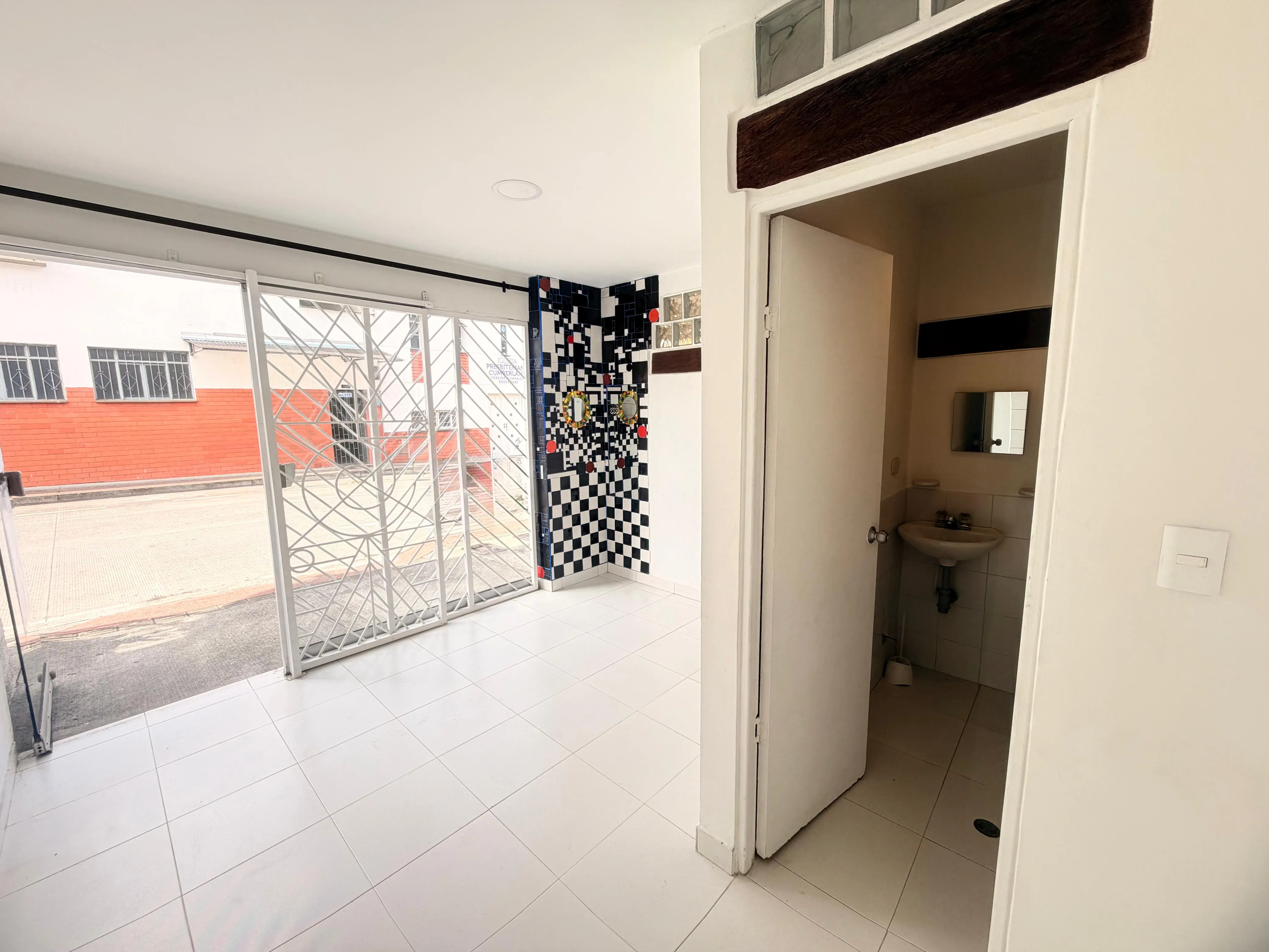 Local en Arriendo - Pereira, Pereira Carrera 12 Bis, 14,0 m² (foto 2) — CREBI