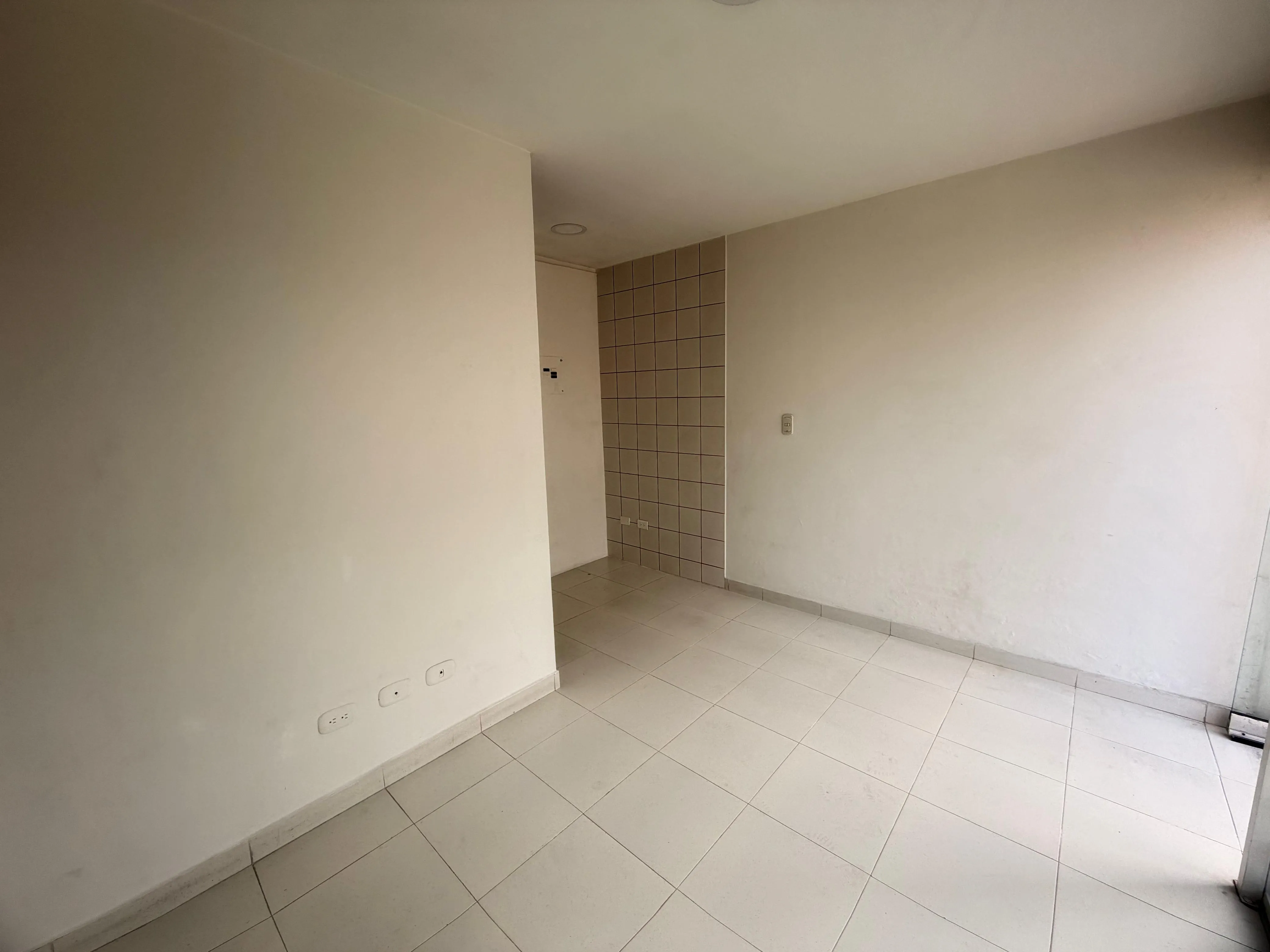 Local en Arriendo - Pereira, Pereira Carrera 12 Bis, 14,0 m² (foto 4) — CREBI
