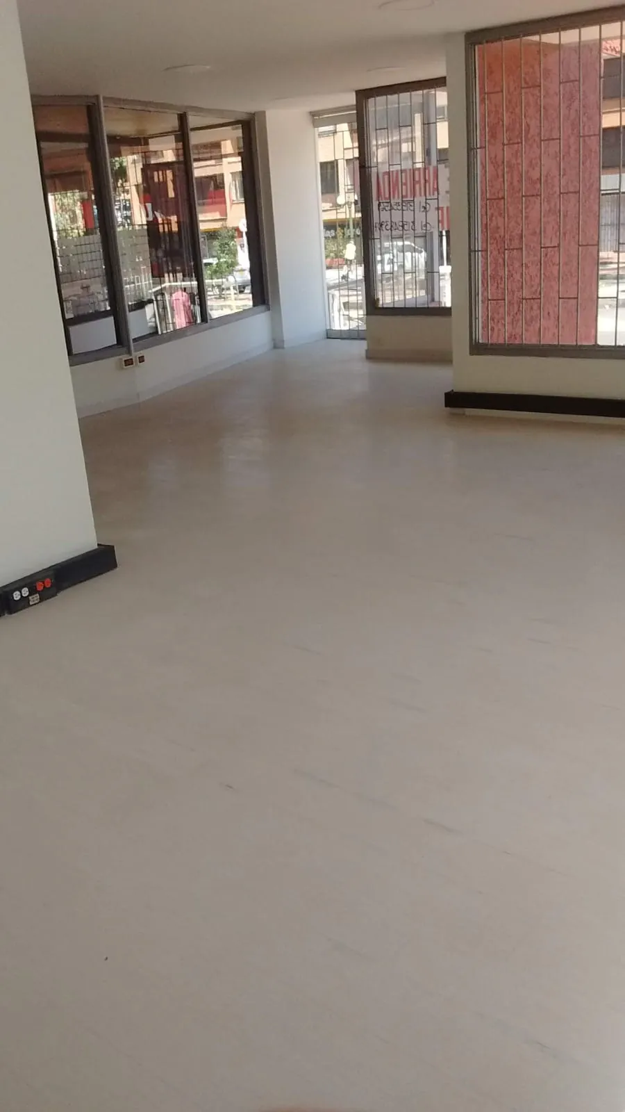 Local en Arriendo en UPZs de Bogotá, Bogotá ciudad, 46,0 m² (foto 2) — CREBI
