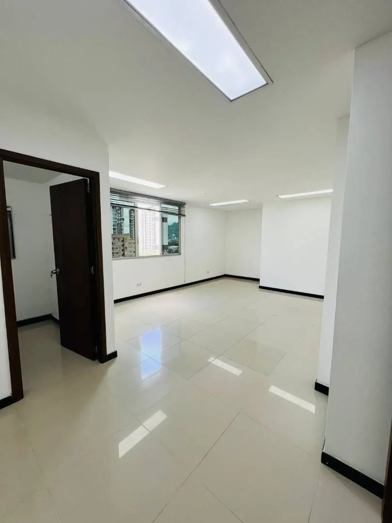 Oficina en Arriendo en Pinares de San Martin, Pereira