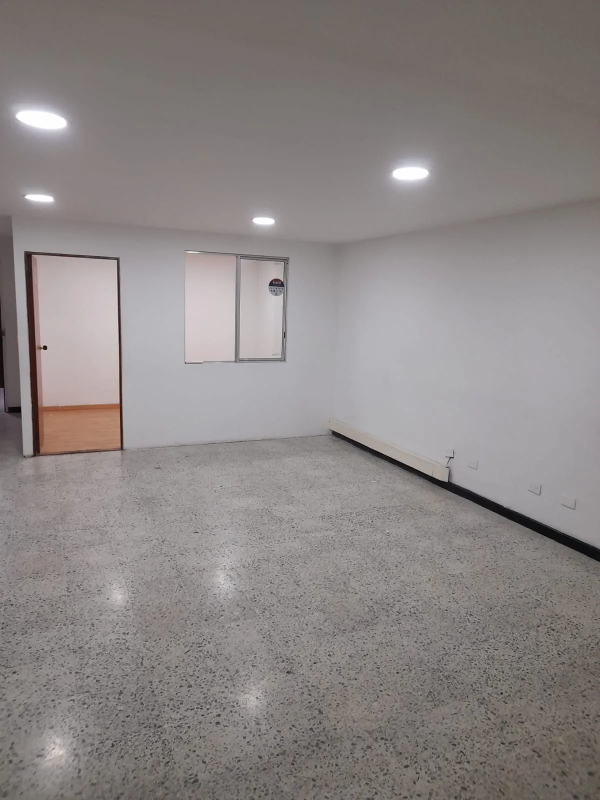 Oficina  en Venta - Cali, Granada Avenida 6 Norte, 64,14 m² — CREBI
