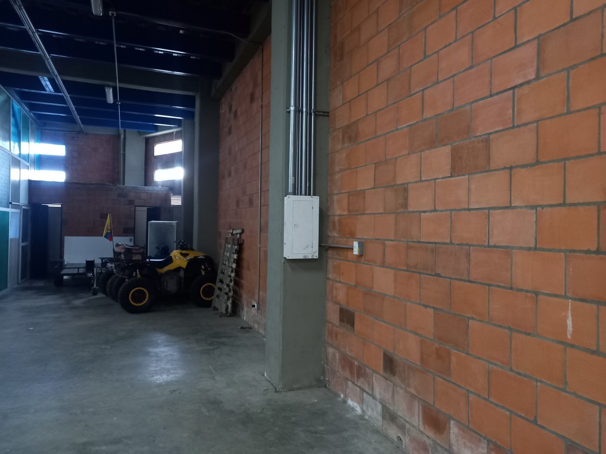 Bodega en Venta - La Badea, Dosquebradas, 1700,002 m² (foto 15) — CREBI