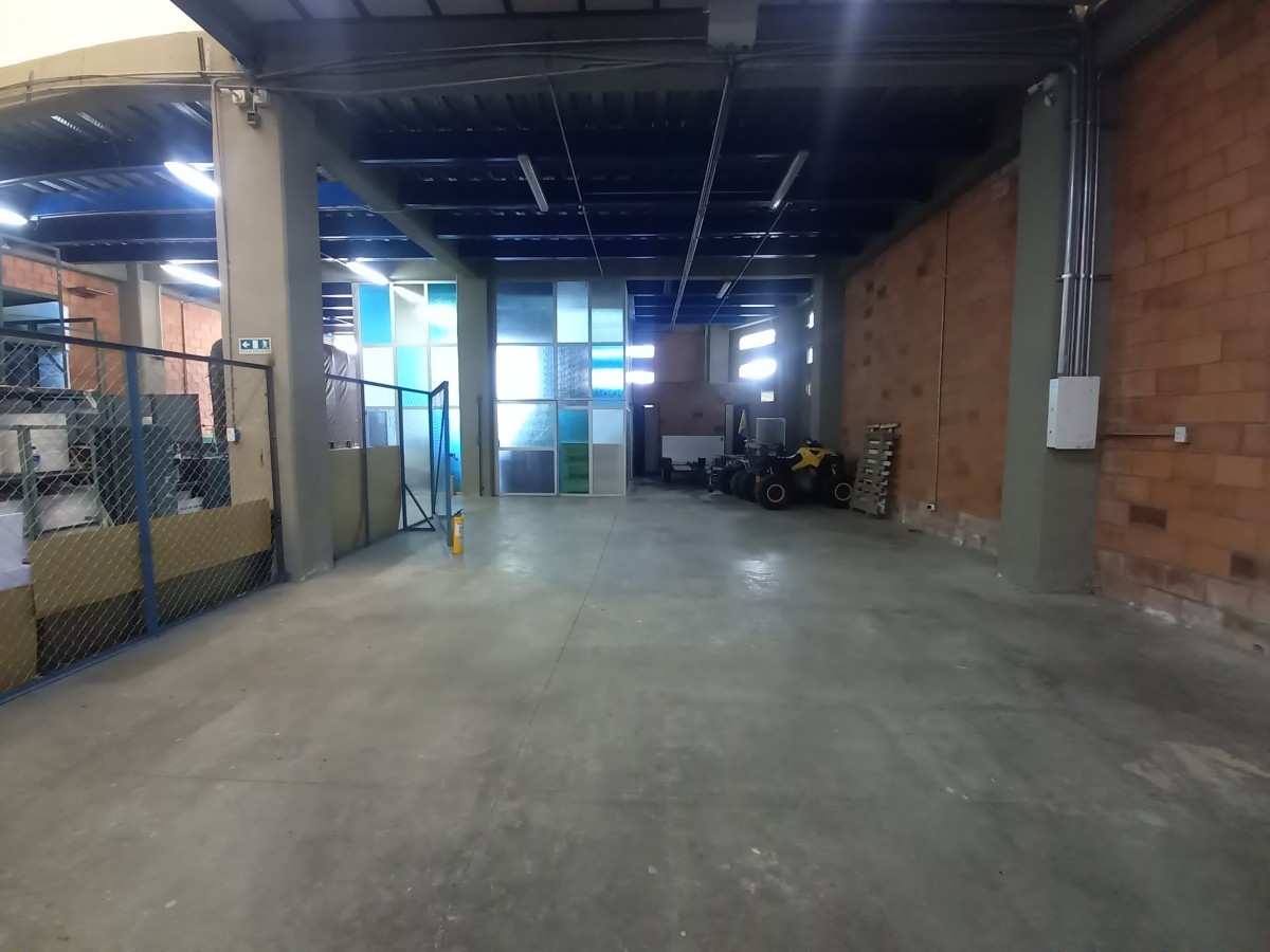 Bodega en Venta - La Badea, Dosquebradas, 1700,002 m² (foto 3) — CREBI