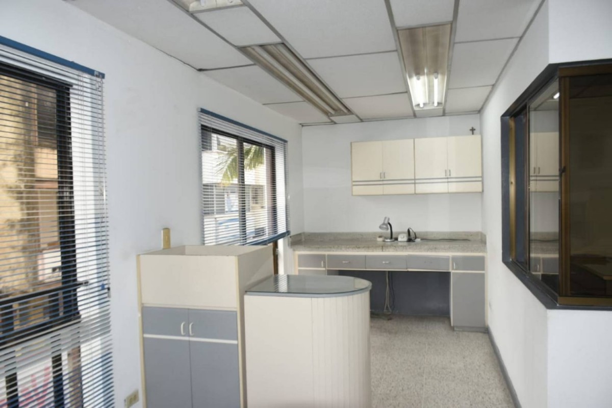 Consultorio en Venta - Centro, Pereira, 66,002 m² (foto 8) — CREBI