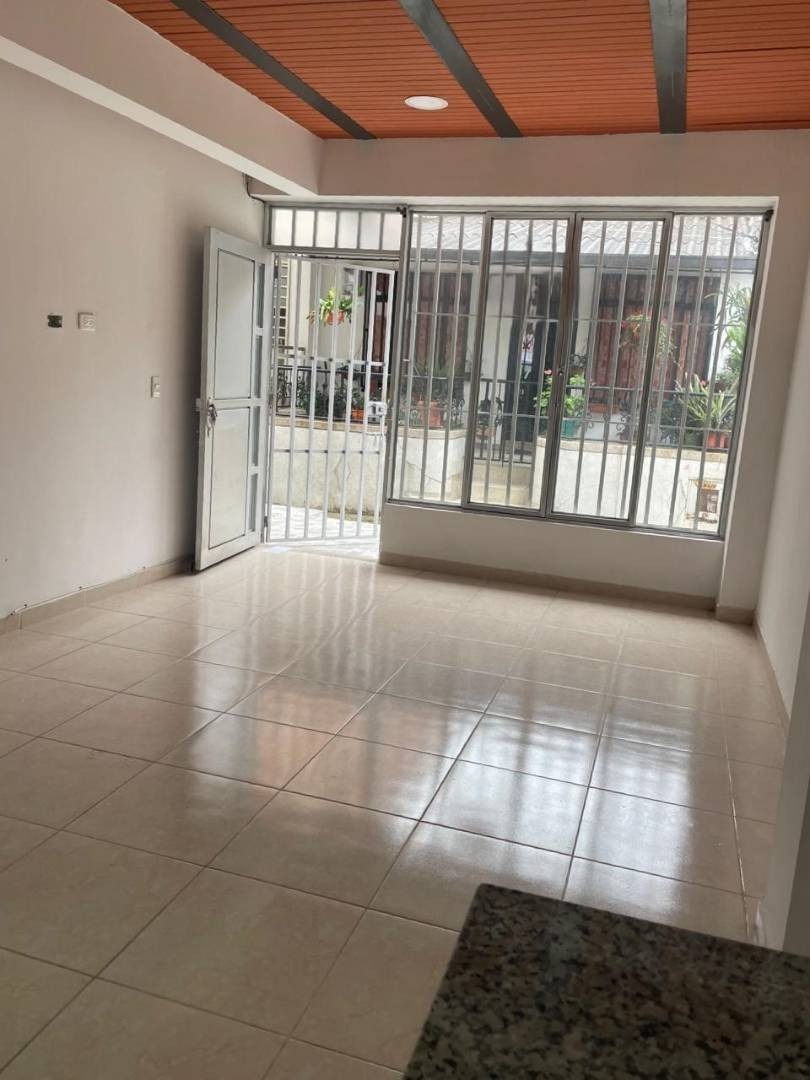 Edificio en Venta - El Poblado Ii, Pereira, 220,002 m² (foto 3) — CREBI