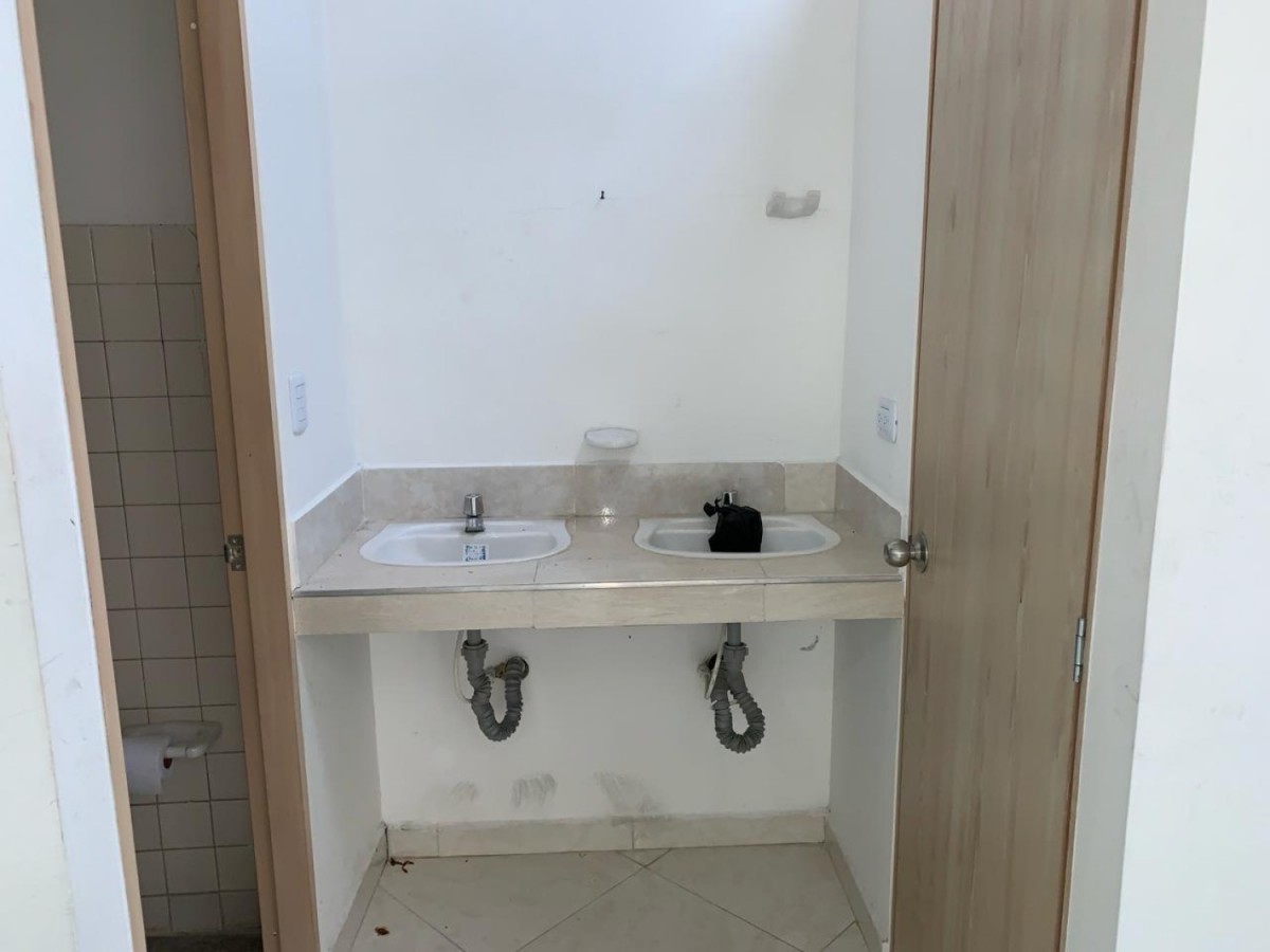 Edificio en Venta - Los Naranjos, Dosquebradas, 120,002 m² (foto 10) — CREBI