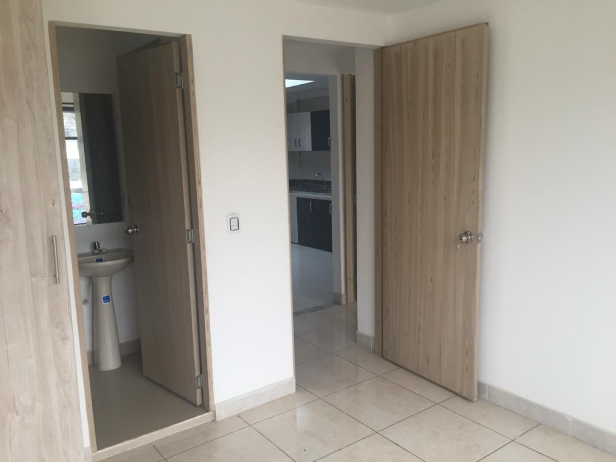 Edificio en Venta - Los Naranjos, Dosquebradas, 120,002 m² (foto 15) — CREBI