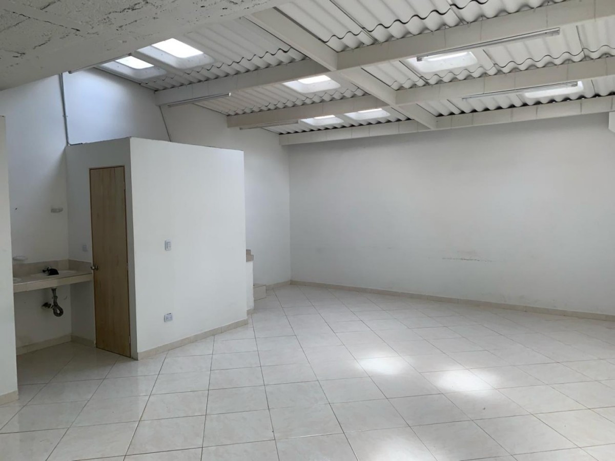 Edificio en Venta - Los Naranjos, Dosquebradas, 120,002 m² (foto 6) — CREBI