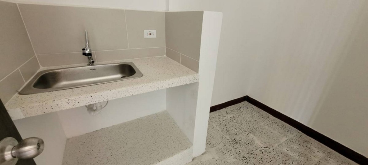 Local en Arriendo - Alamos, Pereira, 325,002 m² (foto 11) — CREBI