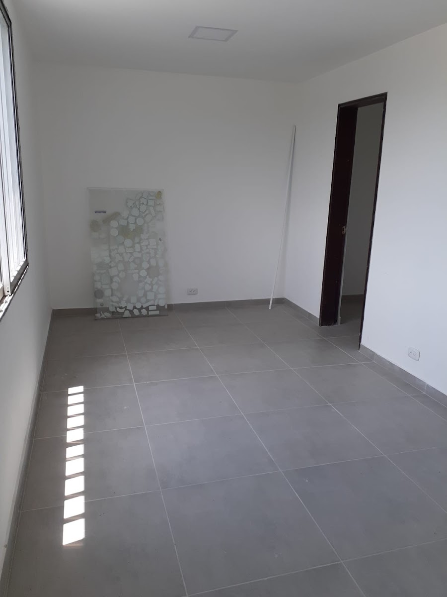 Local en Arriendo - Av 30 De Agosto, Pereira, 170,002 m² (foto 10) — CREBI