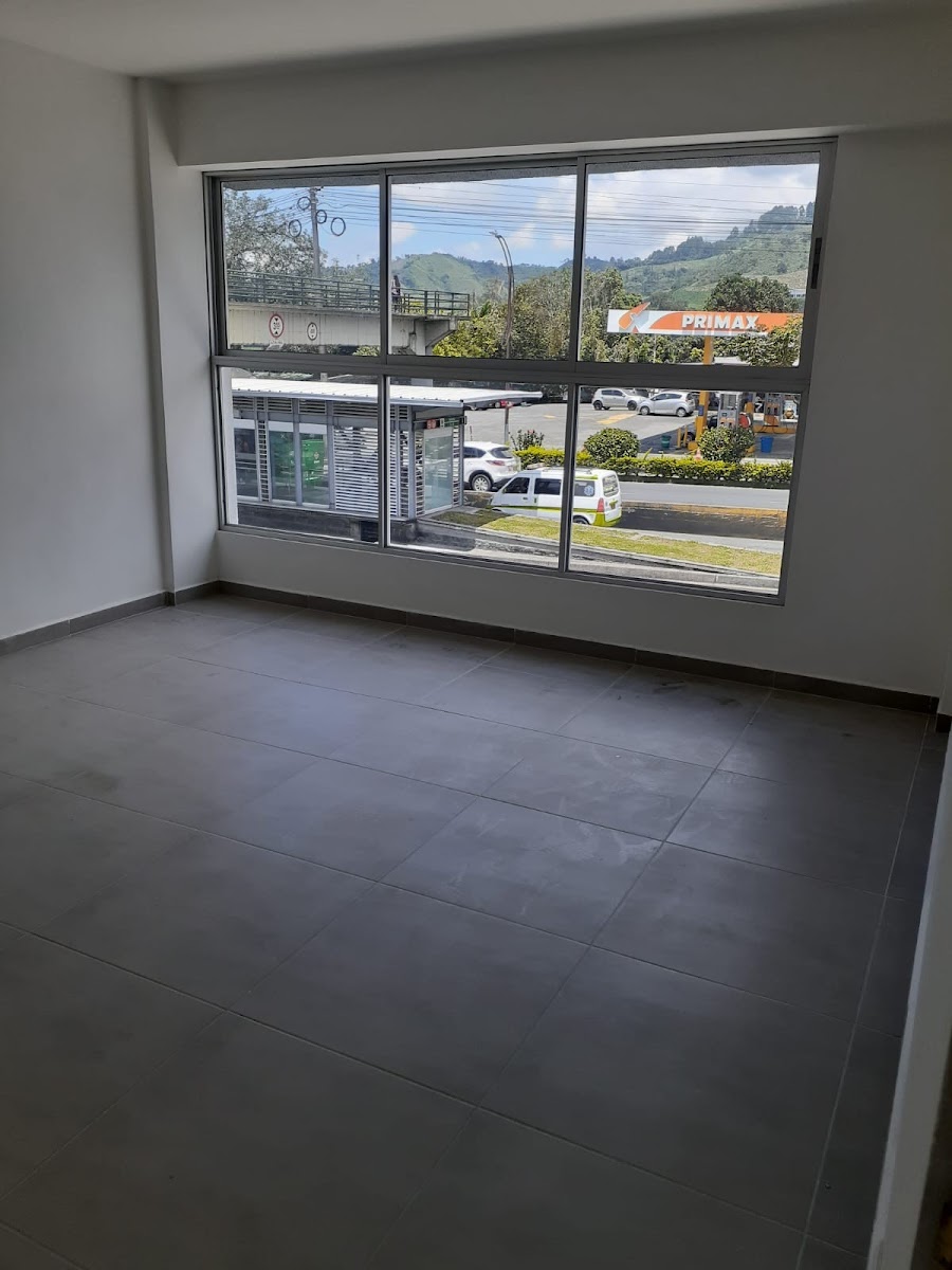 Local en Arriendo - Av 30 De Agosto, Pereira, 170,002 m² (foto 3) — CREBI