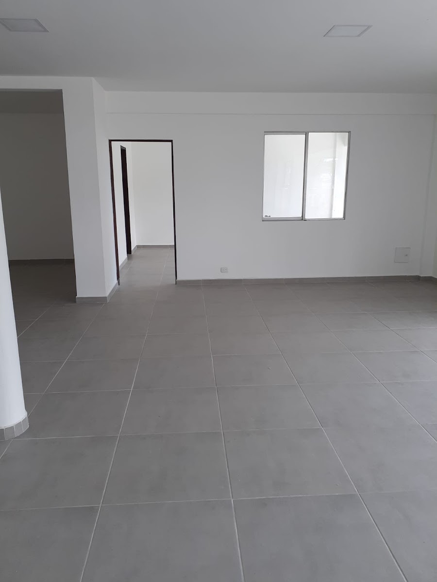 Local en Arriendo - Av 30 De Agosto, Pereira, 170,002 m² (foto 5) — CREBI