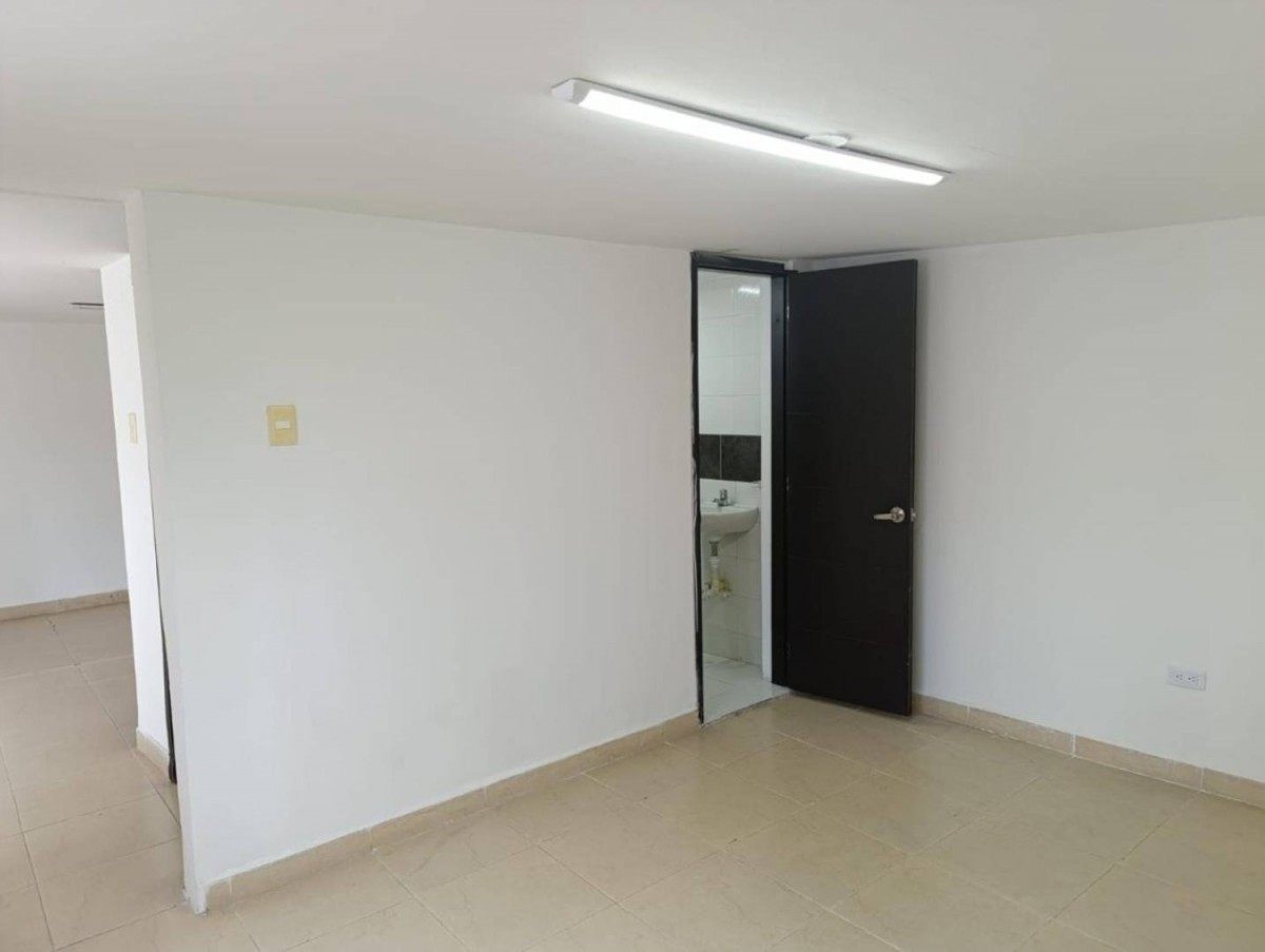 Local en Arriendo - Av 30 De Agosto, Pereira, 115,002 m² (foto 4) — CREBI