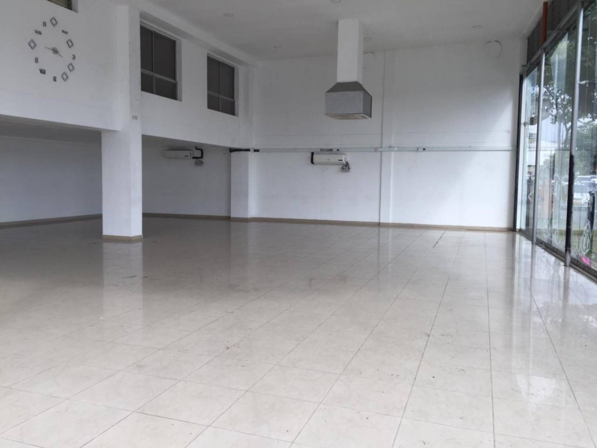 Local en Venta - Av 30 De Agosto, Pereira, 387,002 m² (foto 5) — CREBI