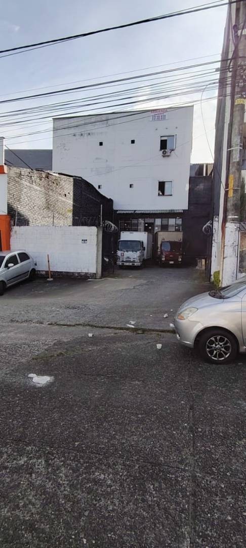 Local en Arriendo - Av 30 De Agosto, Pereira, 1110,002 m² (foto 2) — CREBI