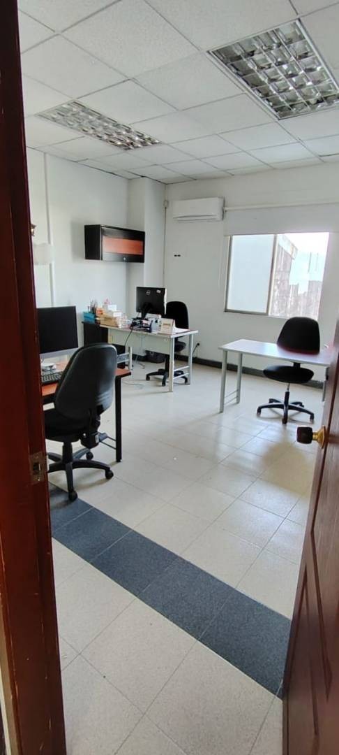 Local en Arriendo - Av 30 De Agosto, Pereira, 1110,002 m² (foto 4) — CREBI
