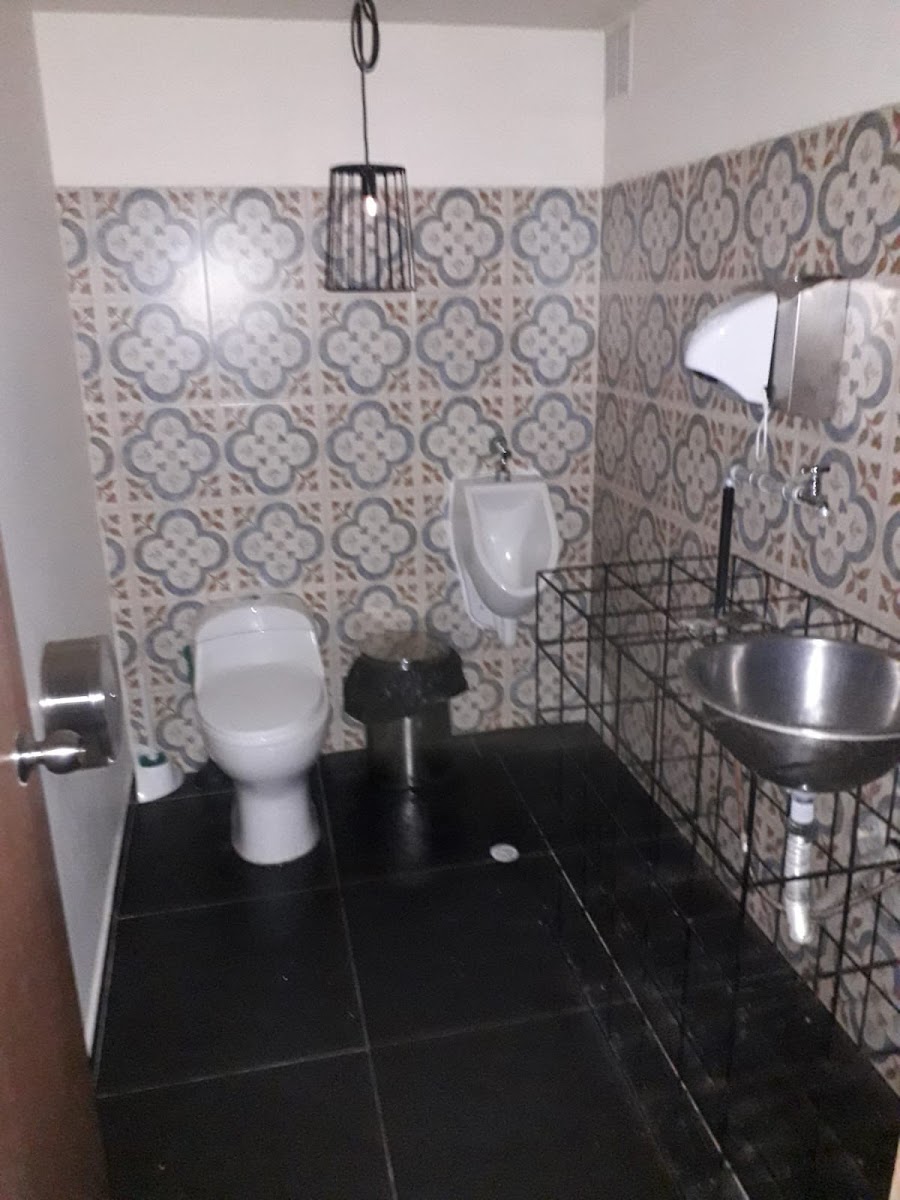 Local en Venta - Circunvalar, Pereira, 180,002 m² (foto 2) — CREBI