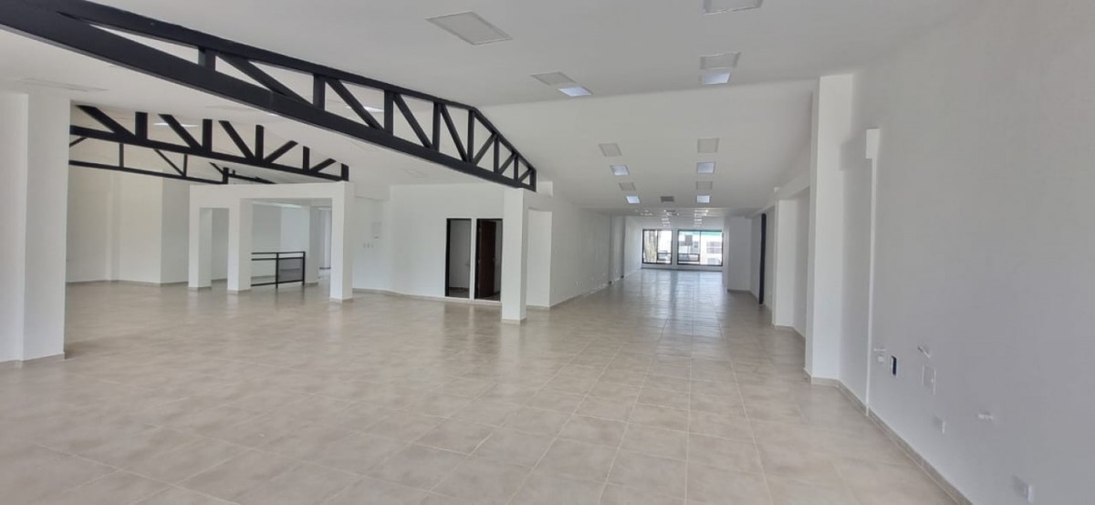 Local en Arriendo - Circunvalar, Pereira, 490,002 m² (foto 2) — CREBI