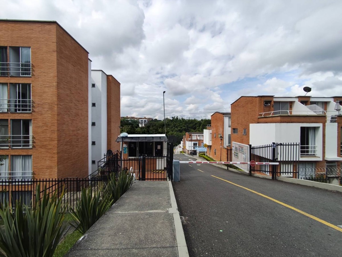 Local en Venta - La Villa, Pereira, 14,002 m² (foto 2) — CREBI