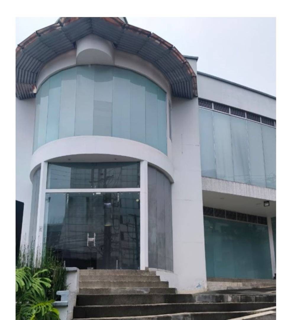 Local en Arriendo - Pinares, Pereira, 1020,002 m² (foto 4) — CREBI