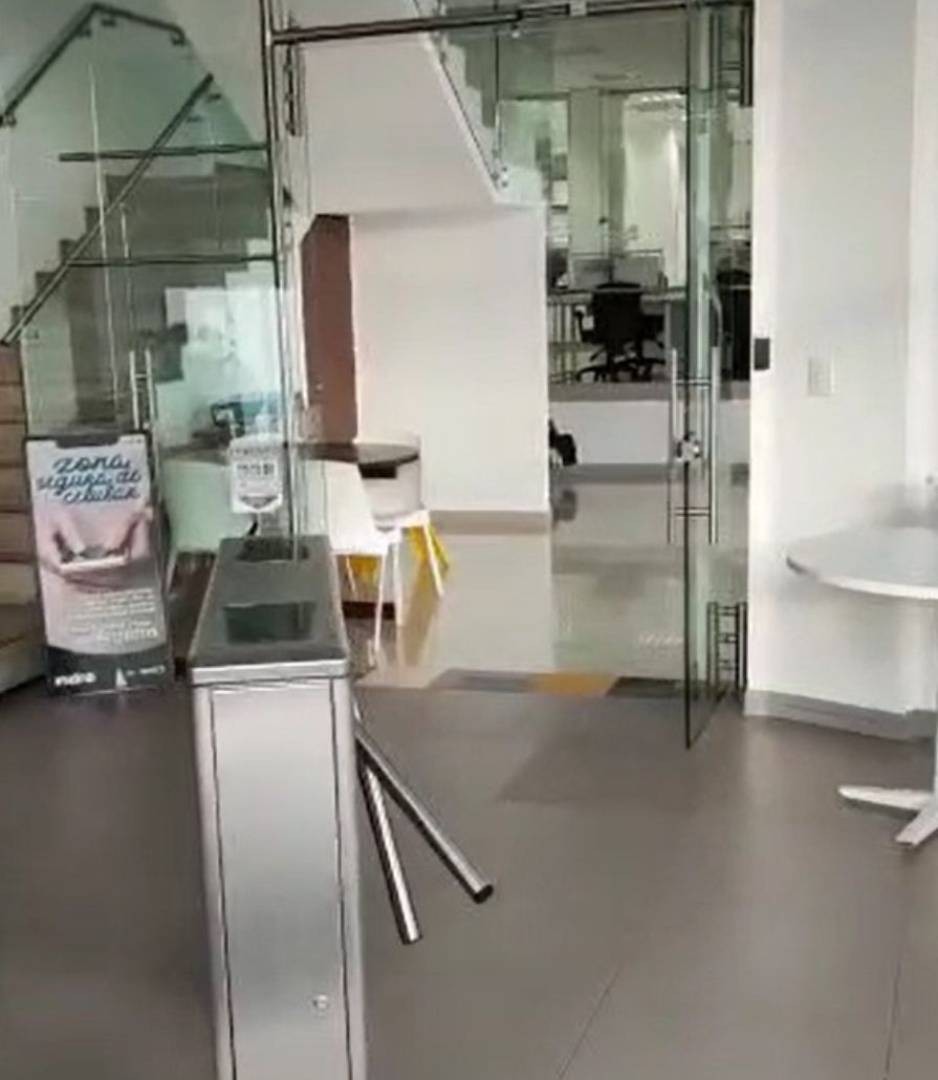 Local en Arriendo - Pinares, Pereira, 1020,002 m² (foto 6) — CREBI