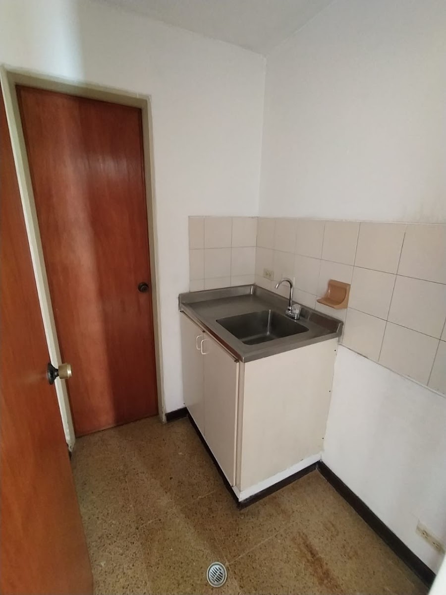 Oficina  en Arriendo - Av 30 De Agosto, Pereira, 40,002 m² (foto 4) — CREBI