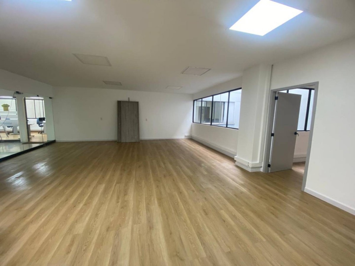 Oficina  en Arriendo - Centro, Pereira, 86,002 m² (foto 3) — CREBI