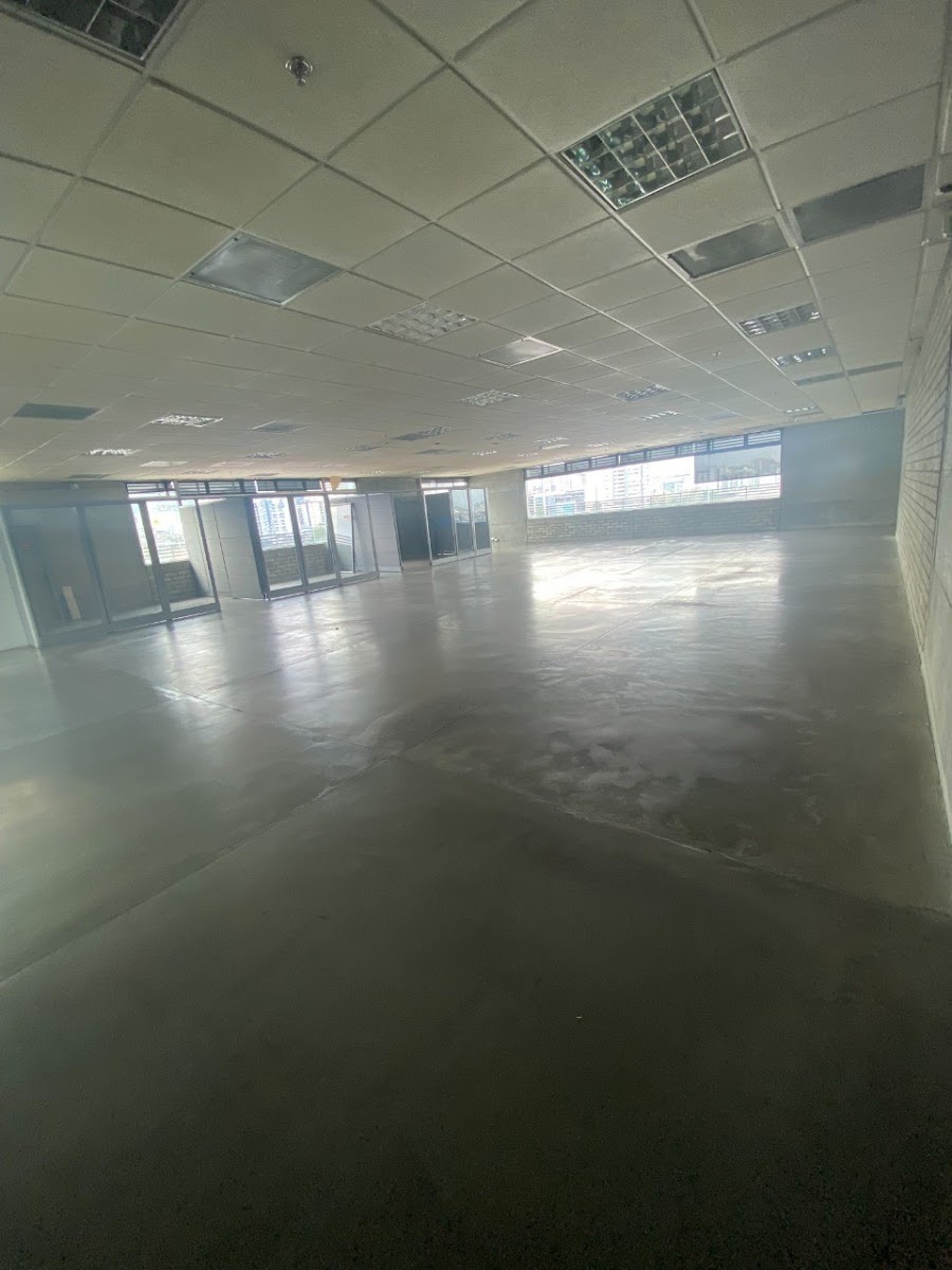 Oficina  en Arriendo - Centro, Pereira, 761,002 m² (foto 3) — CREBI