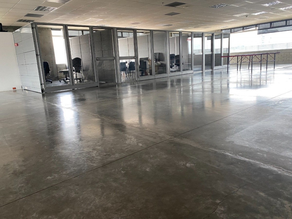 Oficina  en Arriendo - Centro, Pereira, 761,002 m² (foto 4) — CREBI