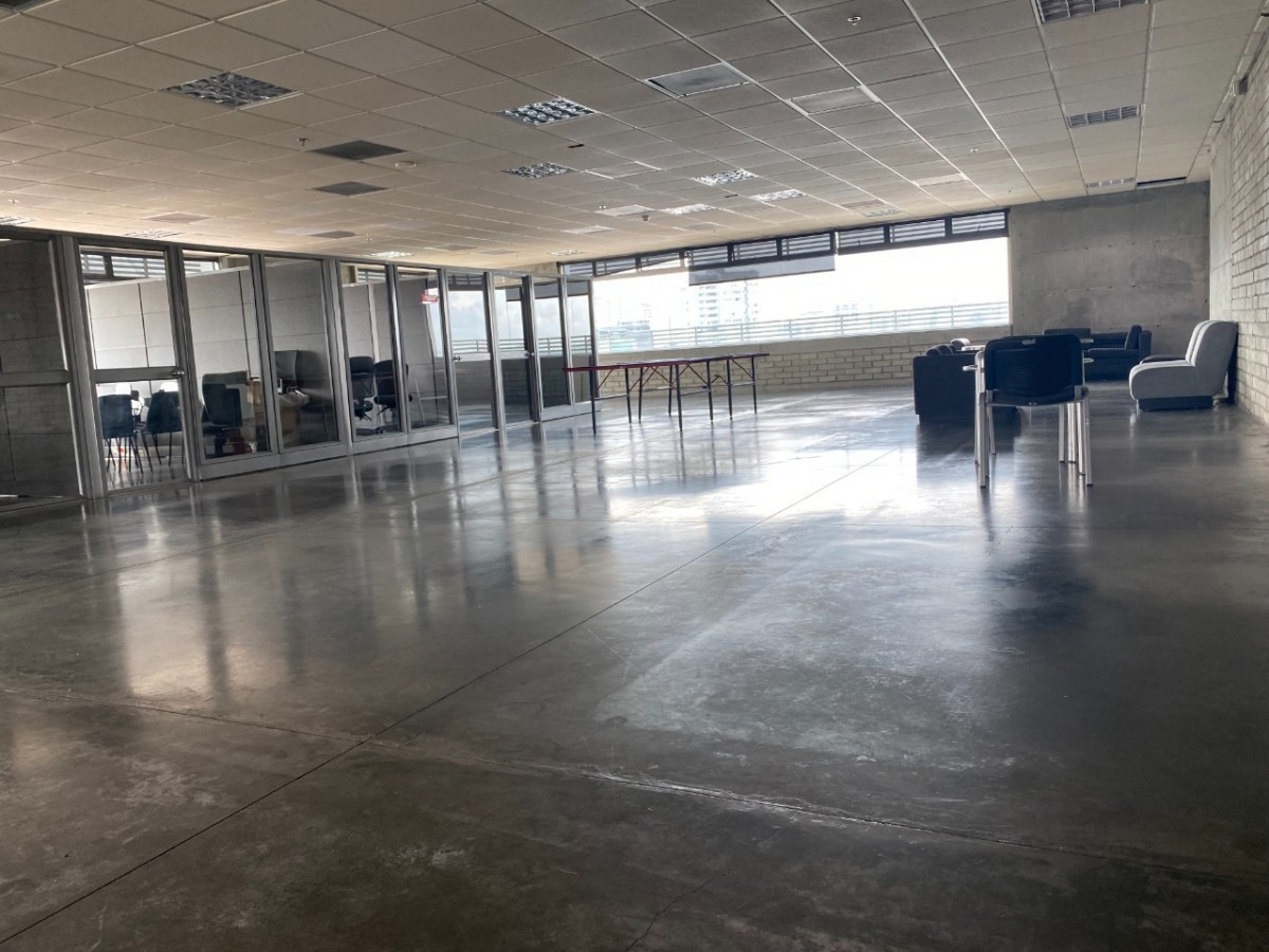 Oficina  en Arriendo - Centro, Pereira, 761,002 m² (foto 5) — CREBI