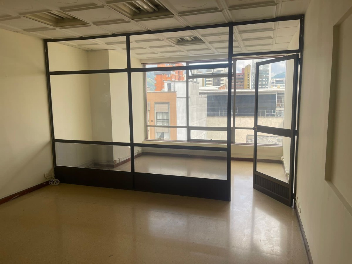 Oficina  en Venta - Centro, Pereira, 33,002 m² (foto 3) — CREBI