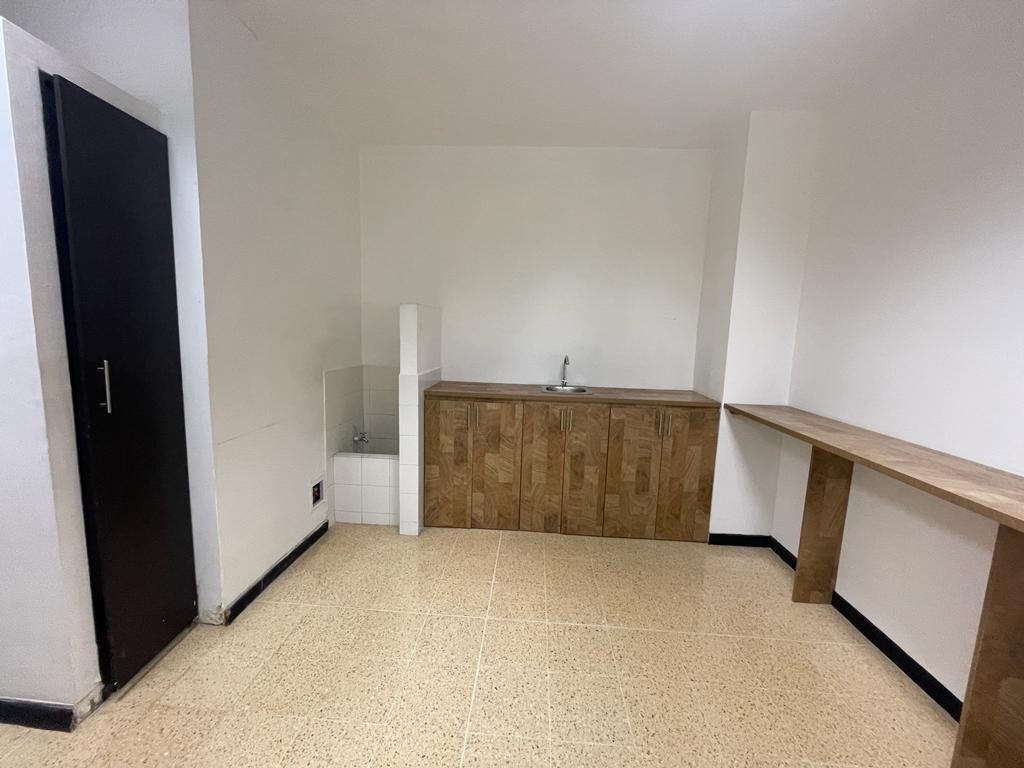 Oficina  en Arriendo - La Rebeca, Pereira, 400,002 m² (foto 7) — CREBI
